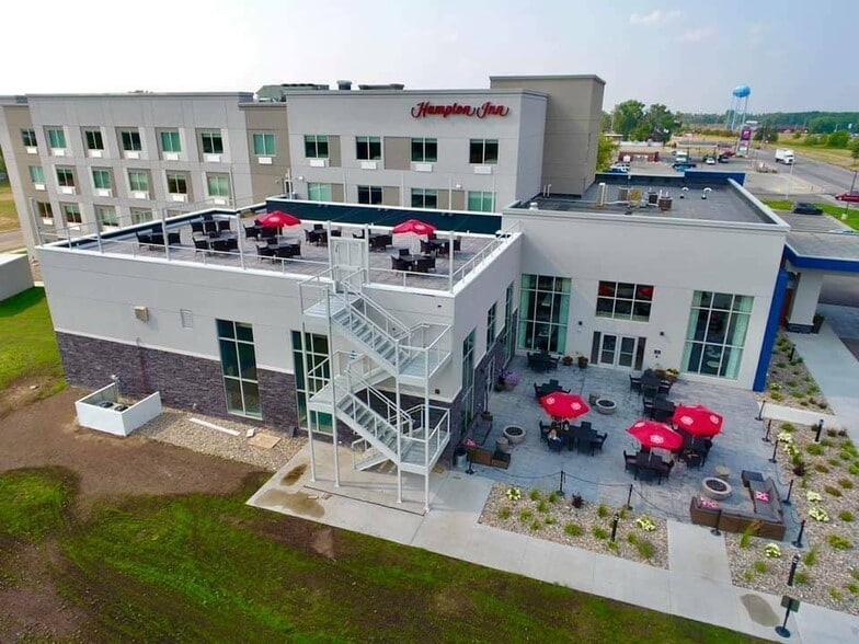 More Photos Of 109 N State Ave, Warroad Hotel For Sale