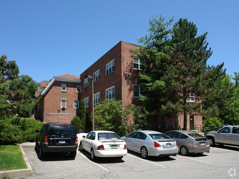 More Photos Of 2 Stowe Rd, Peekskill Office For Sale