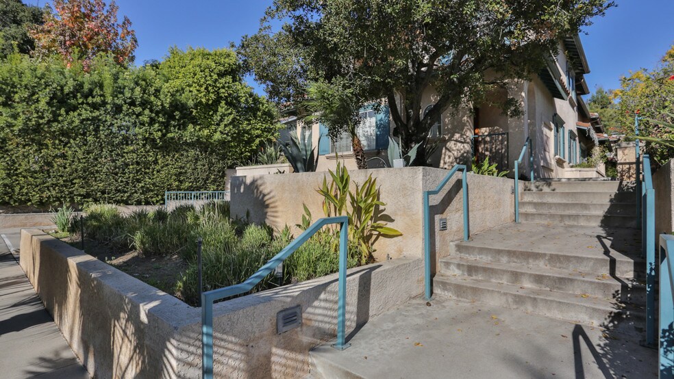 More Photos Of 3353 Montrose Ave, Glendale Apartments For Sale