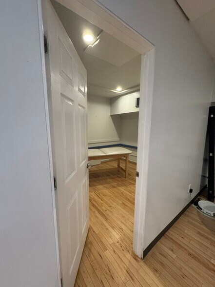 More Photos Of 520 Cherokee St, Denver Freestanding For Lease
