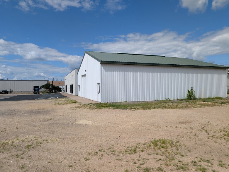 More Photos Of 2320 Cunningham St, La Crosse Warehouse For Sale