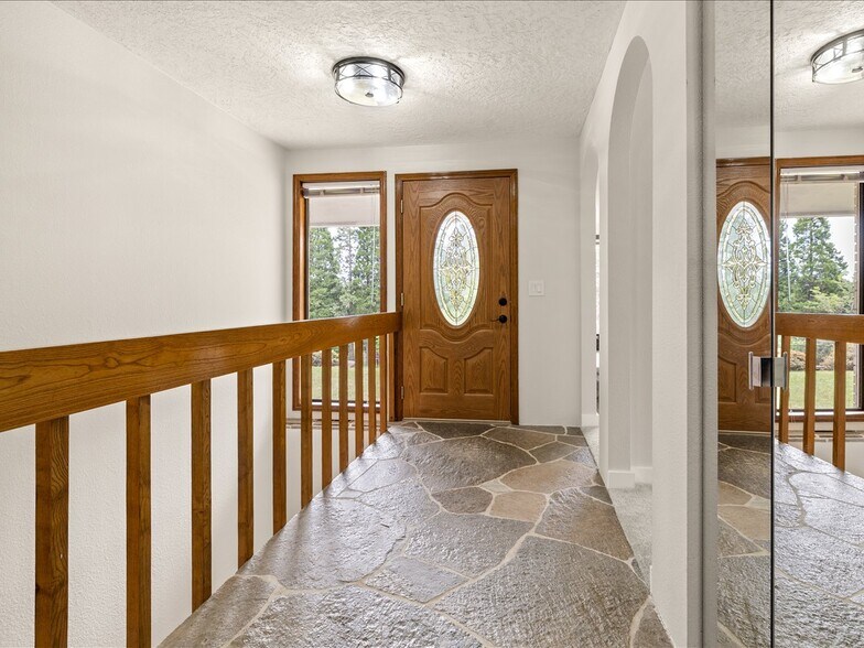 More Photos Of 115 NW Harmony Ln, Corvallis Specialty For Sale
