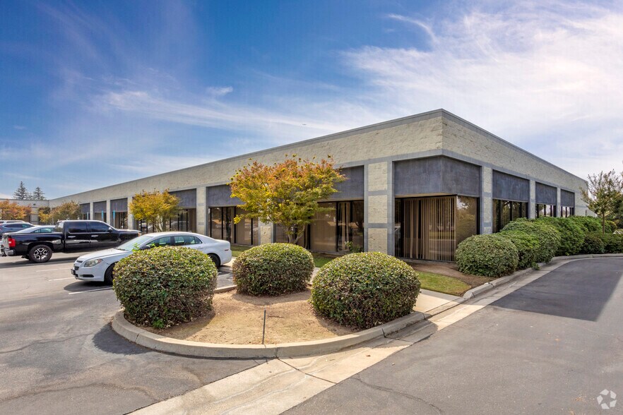 More Photos Of 2590 N Grove Industrial Dr, Fresno Unknown For Lease