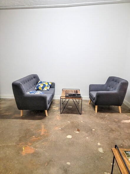 More Photos Of 1583 S 1st St, Abilene Light Distribution For Sale