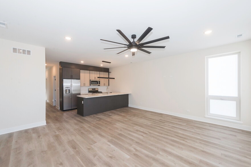 More Photos Of 3762 S Indiana Ave, Chicago Apartments For Sale