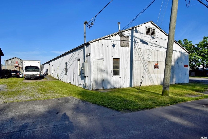 More Photos Of 25 Degnon Blvd, Bay Shore Manufacturing For Lease