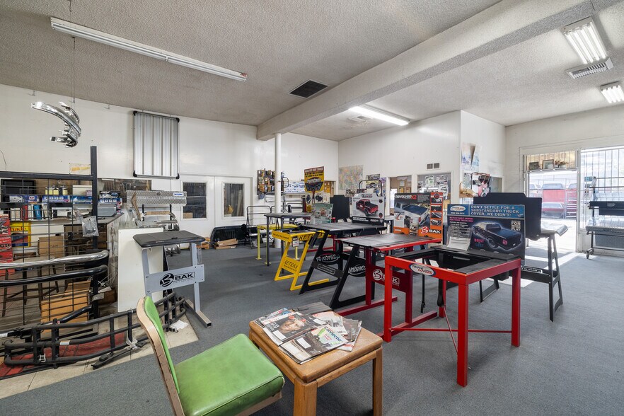 More Photos Of 8744 Sepulveda Blvd, North Hills General Retail For Sale