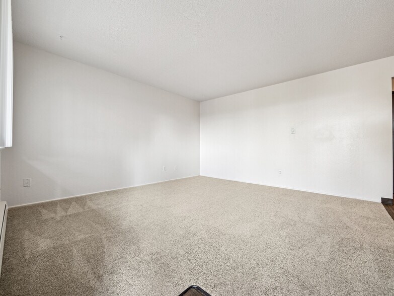 More Photos Of 127 Kensington Ave S, Kent Apartments For Sale