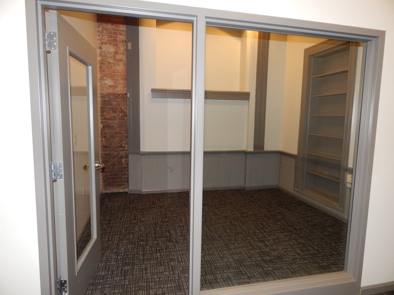 More Photos Of 1320 Sumner Ct, Cleveland Office For Lease