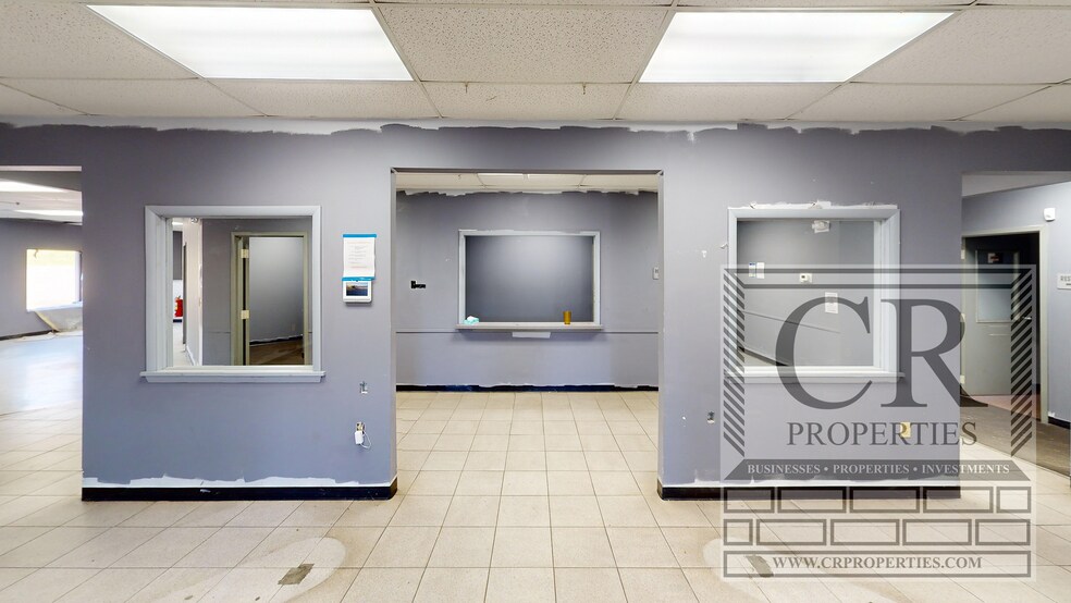 More Photos Of 2934 US Route 9W, New Windsor Township Auto Dealership For Sale