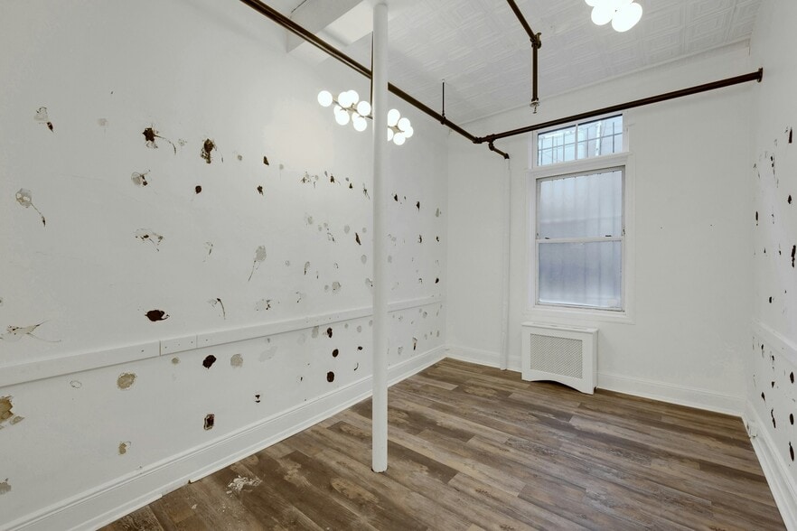 More Photos Of 2094 Boston Post Rd, Larchmont Storefront For Lease