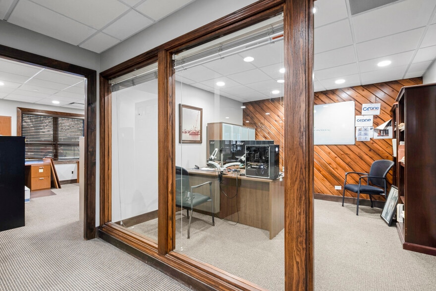 More Photos Of 9735 Industrial Dr, Bridgeview Light Distribution For Sale
