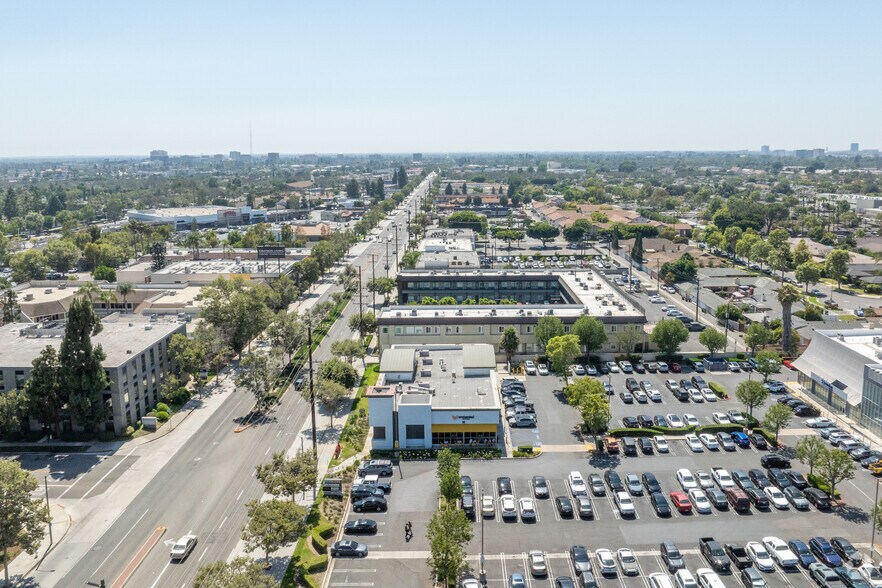 More Photos Of 1935 E 17th St, Santa Ana Storefront Retail Office For Sale