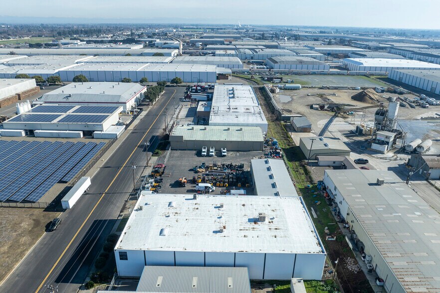 More Photos Of 2242 Hoover Ave, Modesto Warehouse For Lease