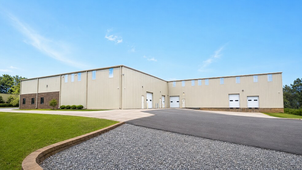More Photos Of 129 Oakpark Dr, Mooresville Light Manufacturing For Lease