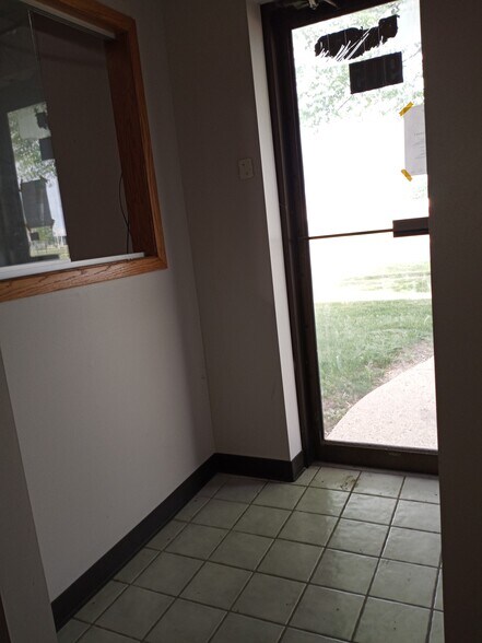 More Photos Of 803-907 Industrial Dr, West Chicago Warehouse For Lease