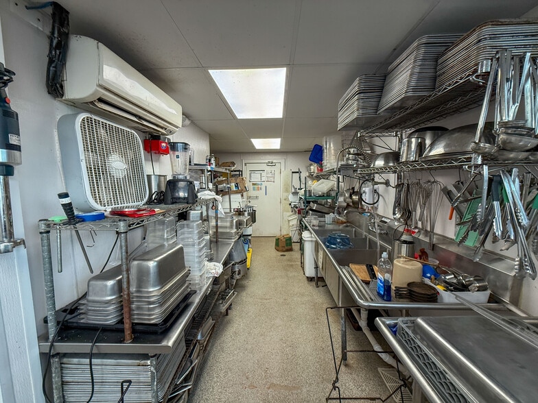 More Photos Of 102 Davis St, Belmont General Retail For Sale