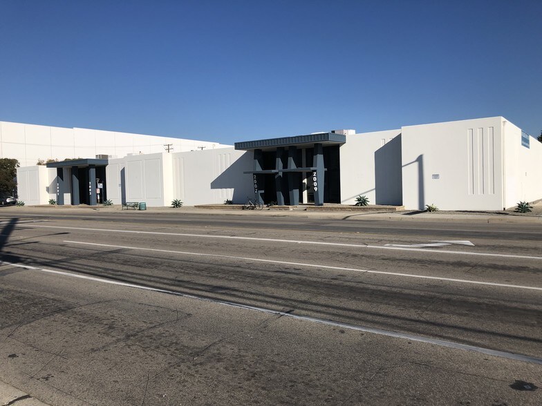 More Photos Of 2001-2009 S Grand Ave, Santa Ana Warehouse For Lease