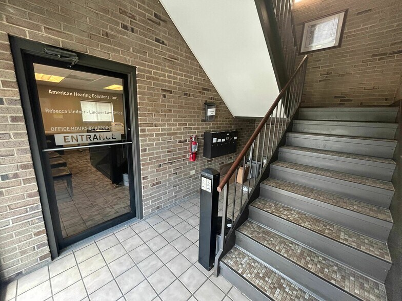 More Photos Of 11156 Main St, Cincinnati Office For Sale