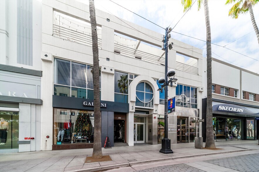 More Photos Of 1334 3rd Street Promenade, Santa Monica Storefront Retail Office For Lease