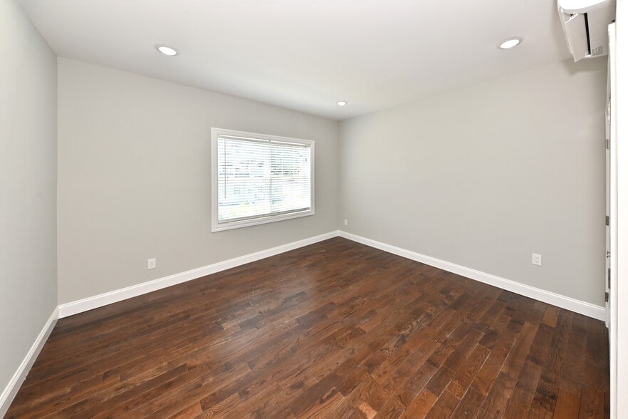 More Photos Of 59 Lincoln Ave, Fair Lawn Office Residential For Sale