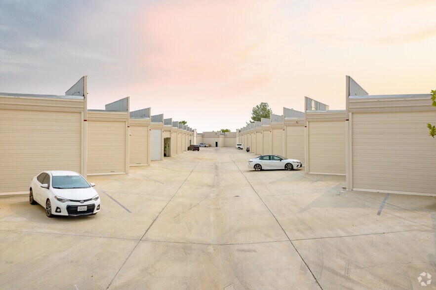 More Photos Of 190 Sierra Ct, Palmdale Unknown For Lease