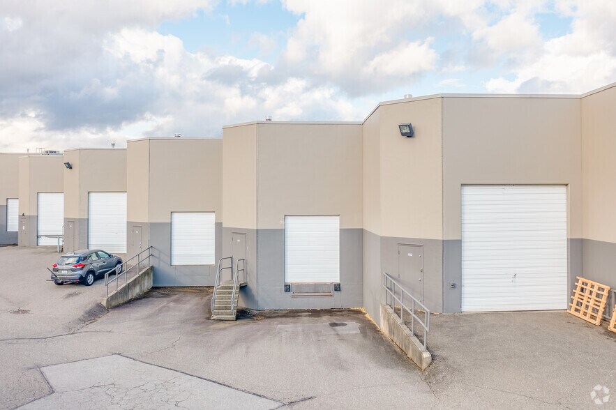 More Photos Of 6375 202nd St, Langley Twp Warehouse For Lease