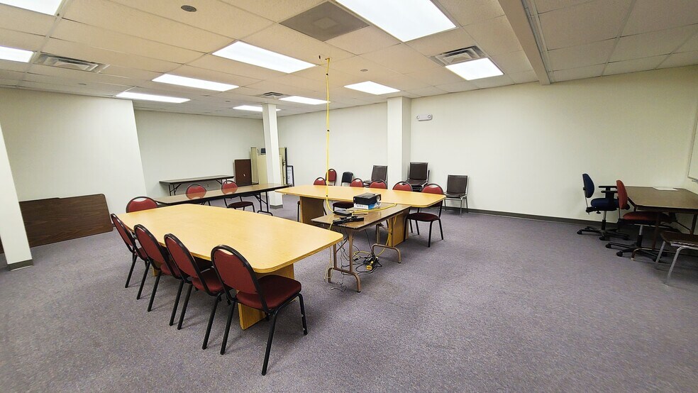 More Photos Of 710 W 8th St, Fort Scott Office For Sale