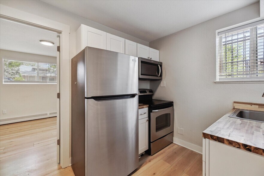 More Photos Of 1923 Dallas St, Aurora Apartments For Sale