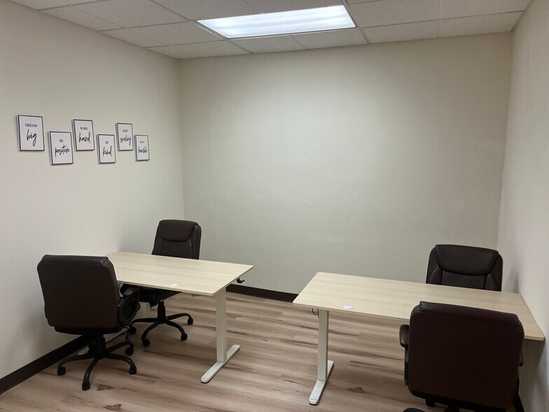 More Photos Of 3631 California Ave, Bakersfield Office For Lease