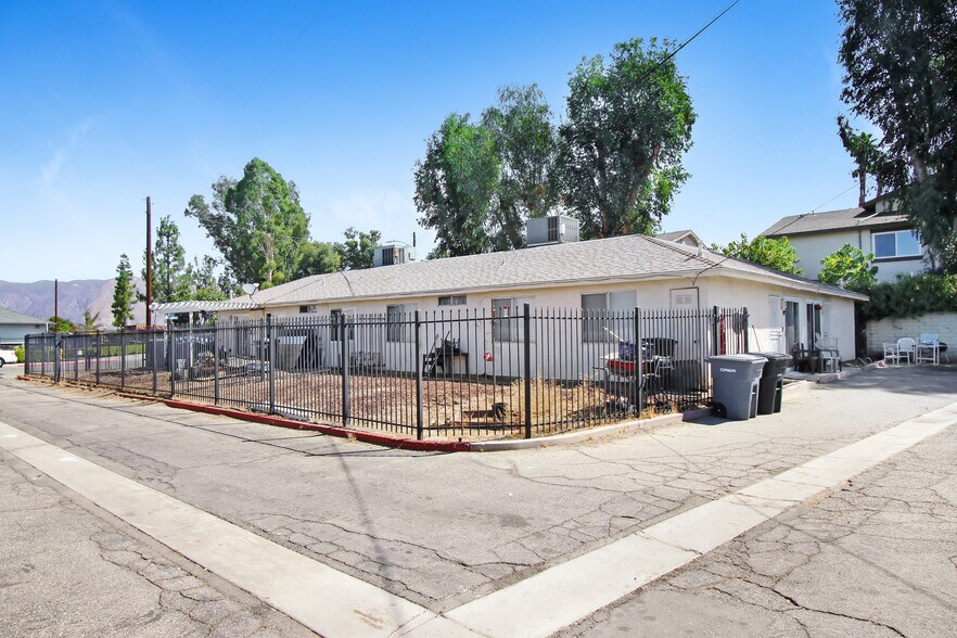 More Photos Of 671 Greystone Ln, Hemet Multifamily For Sale