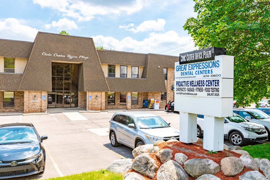 Primary Photo Of 25882 Orchard Lake Rd, Farmington Hills Medical For Lease