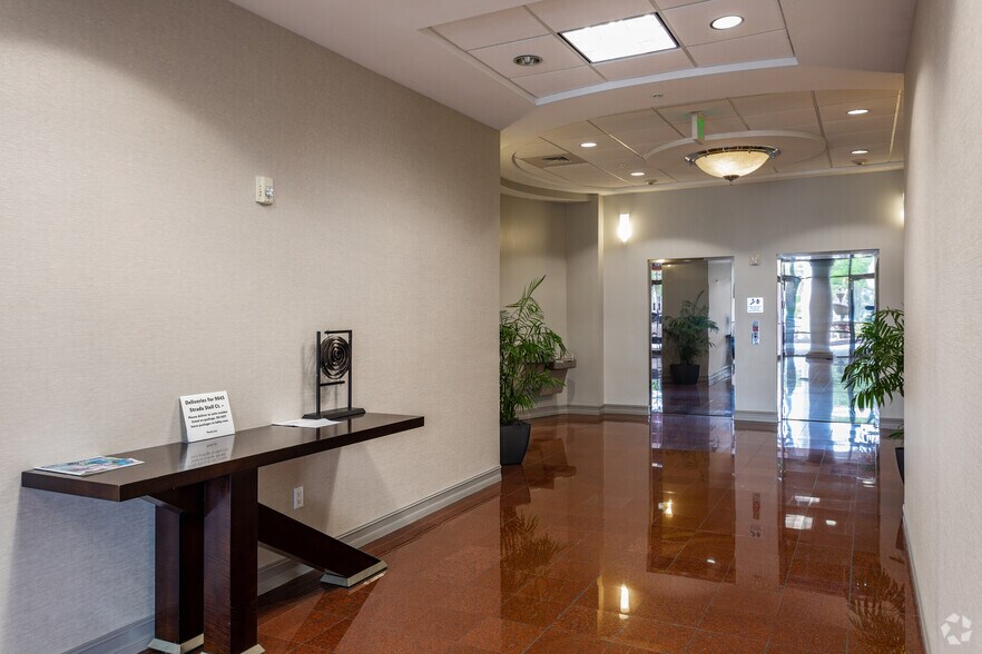 More Photos Of 9045 Strada Stell Ct, Naples Office For Lease