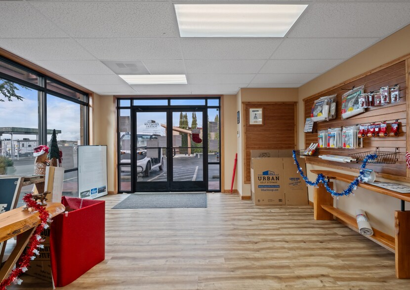 More Photos Of 2035 Commerce St, Enumclaw Self Storage For Sale