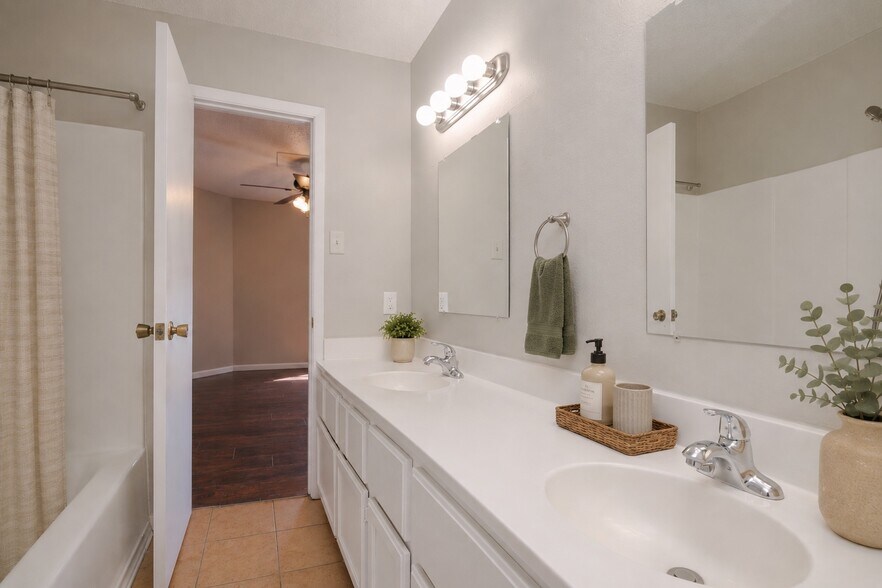 More Photos Of 2813 Wimbledon Ct, Garland Apartments For Sale