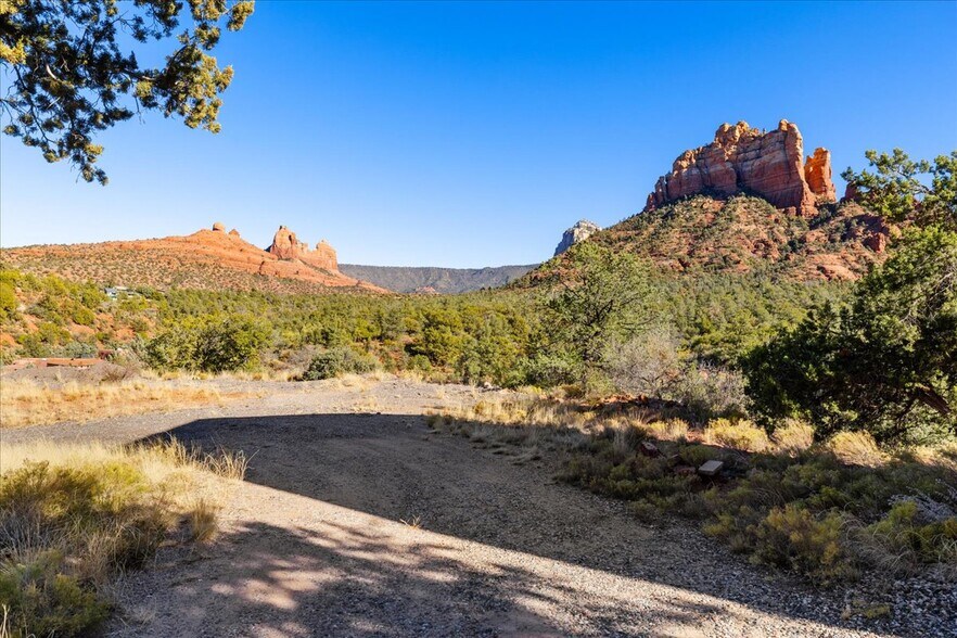 More Photos Of 35 Gassaway Place Pl, Sedona Specialty For Sale