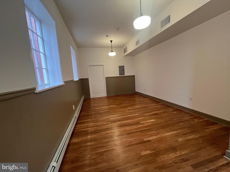 More Photos Of 110-112 W Burke St, Martinsburg Office For Lease