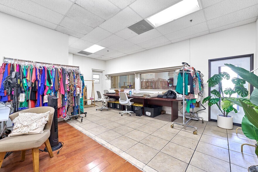 More Photos Of 3900-3912 S Broadway Pl, Los Angeles Manufacturing For Sale