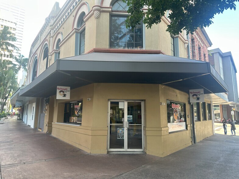 More Photos Of 1100-1110 Bishop St, Honolulu Storefront For Lease