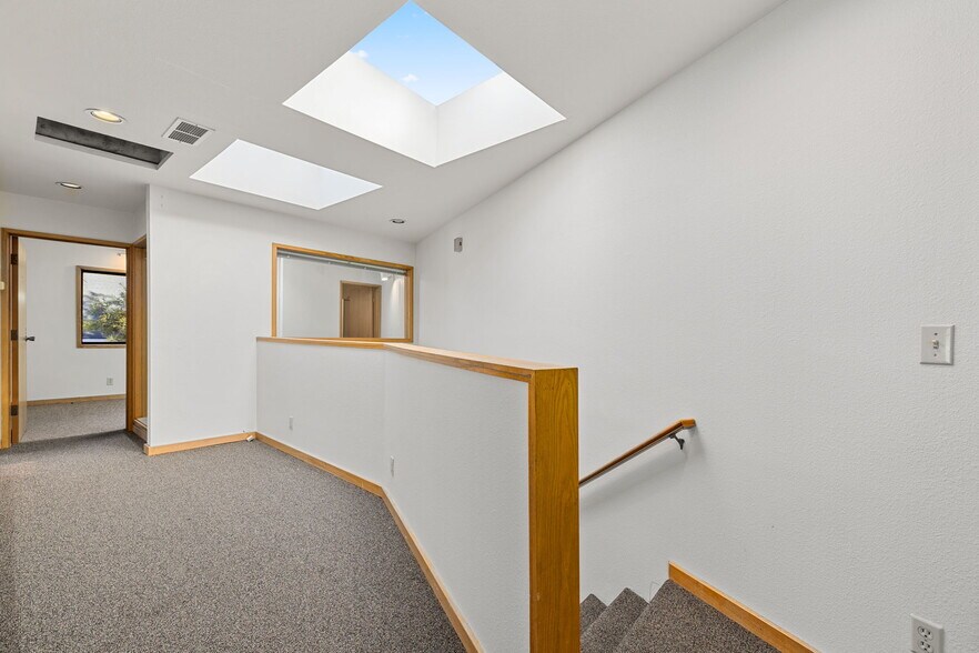 More Photos Of 610 Davis St, Santa Rosa Office Residential For Sale