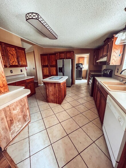 More Photos Of 4301 S County Road 1135, Midland Specialty For Sale