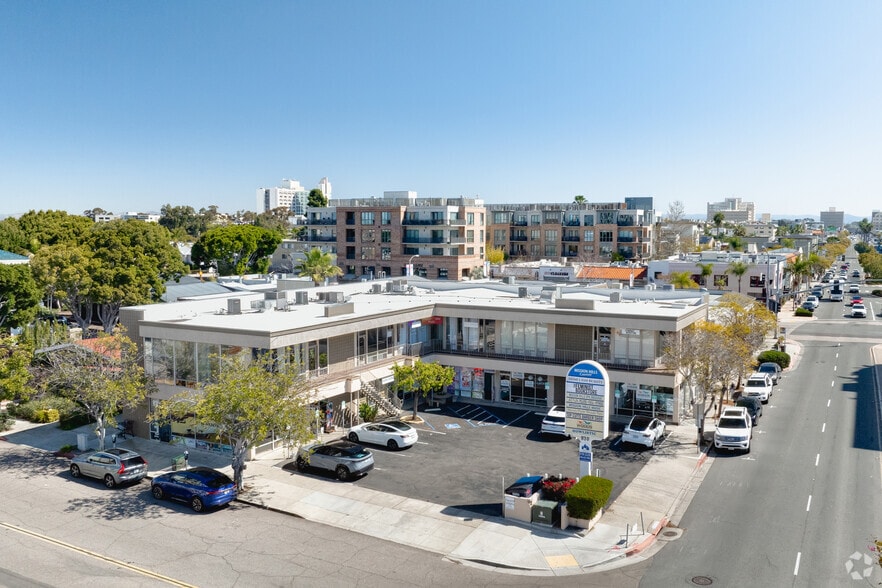 More Photos Of 930 W Washington St, San Diego Storefront Retail Office For Sale