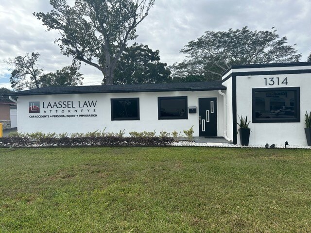 More Photos Of 1314 S Semoran Blvd, Orlando Office For Lease