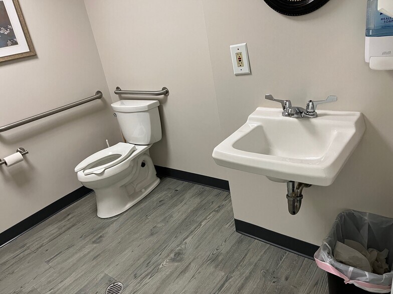 More Photos Of 1245 Whitehorse Mercerville Rd, Hamilton Medical For Sale