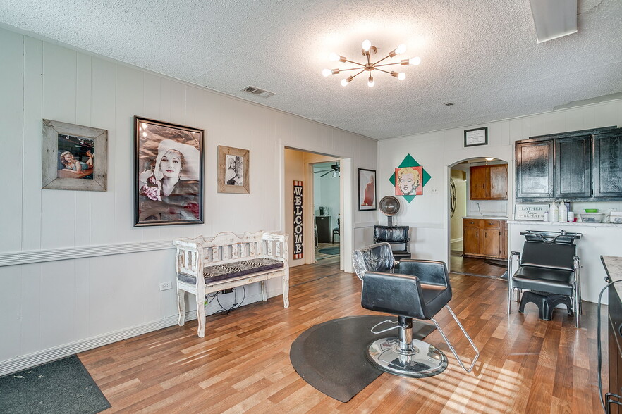 More Photos Of 1504 Bus Rte 1187, Crowley Freestanding For Sale