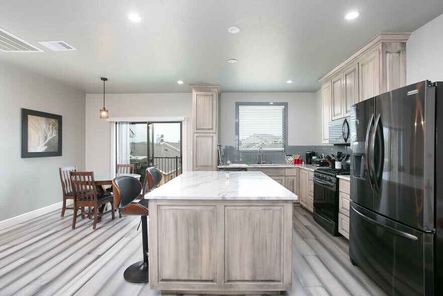 More Photos Of 301 W State Highway 72, Kenedy Hotel For Sale