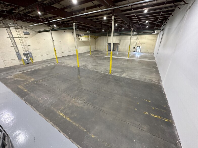 More Photos Of 100 Chapel Harbor Dr, Pittsburgh Manufacturing For Lease