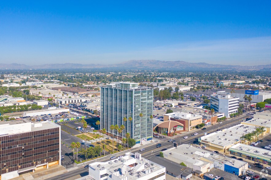 More Photos Of 8155 Van Nuys Blvd, Van Nuys Apartments For Lease
