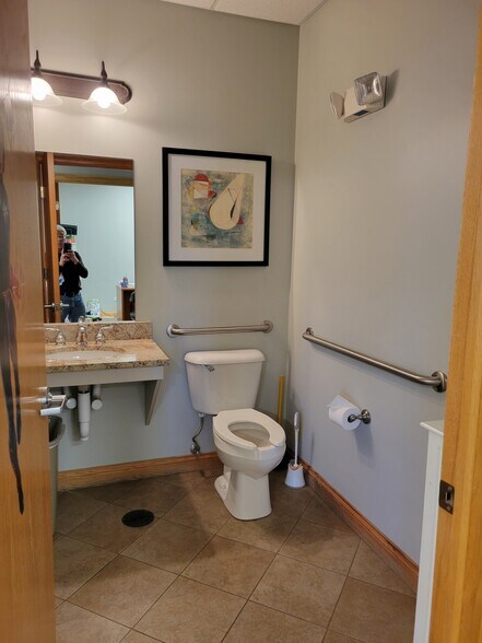 More Photos Of 1251 Humbracht Cir, Bartlett Warehouse For Sale