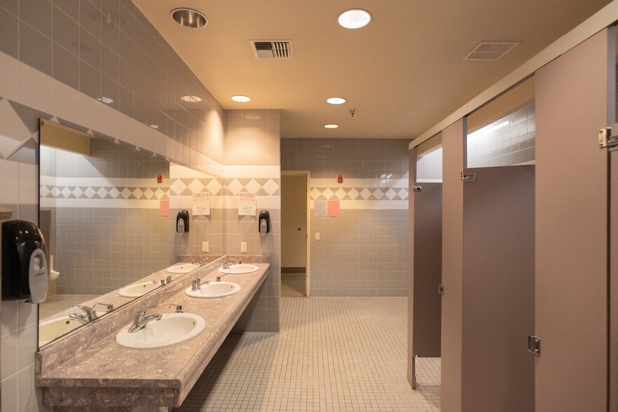 More Photos Of 401 Lesher Dr, Merced Office Residential For Lease